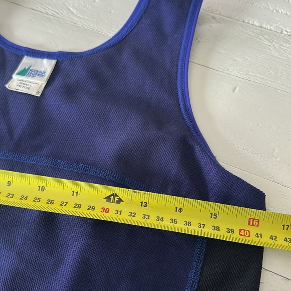 Vintage Y2K 1980s MEC small Women's purple Black Sleeveless work out/hike top - Picture 8 of 10
